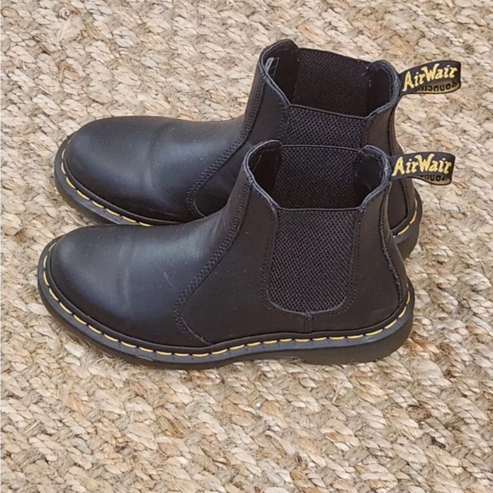 Dr Martens Smooth Leather Pull On Chelsea Boots (2976) Black US 8 EUR 39